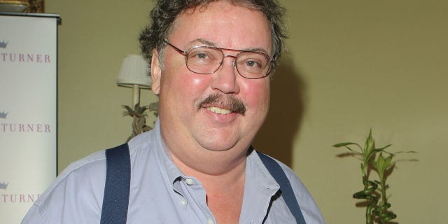 "Vriende" actor Mike Hagerty has died at 67.
