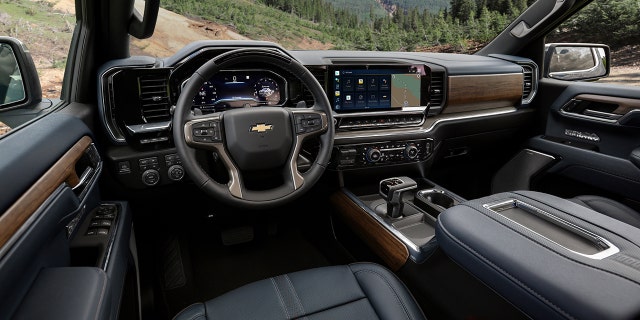 High end versions of the 2022 Silverado, including the High Country, feature a new look.
