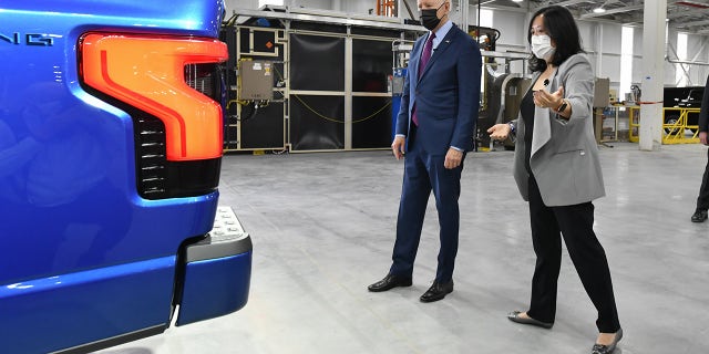 DEARBORN, MI. MAY 18, 2021 -- President Joe Biden and Linda Zhang, Ford’s chief engineer, F-150 Lightning, with the all-new, all-electric Ford F-150 Lightning. Photo by Sam VarnHagen.