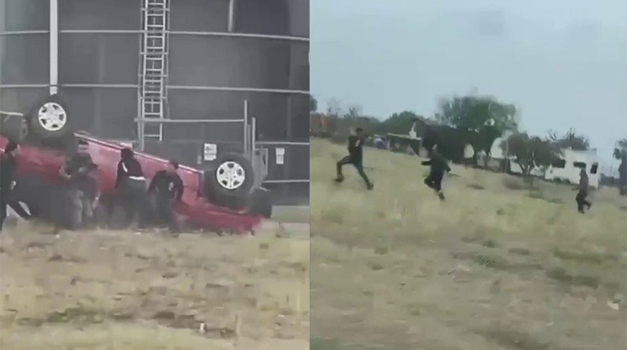 11 migrants, smuggler flee rollover crash in Texas' Rio Grande Valley