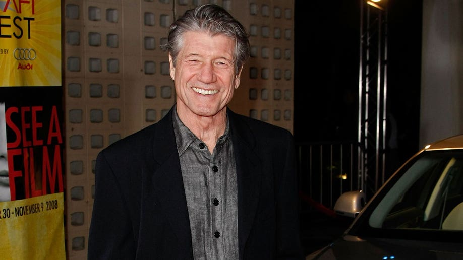 Fred Ward actor