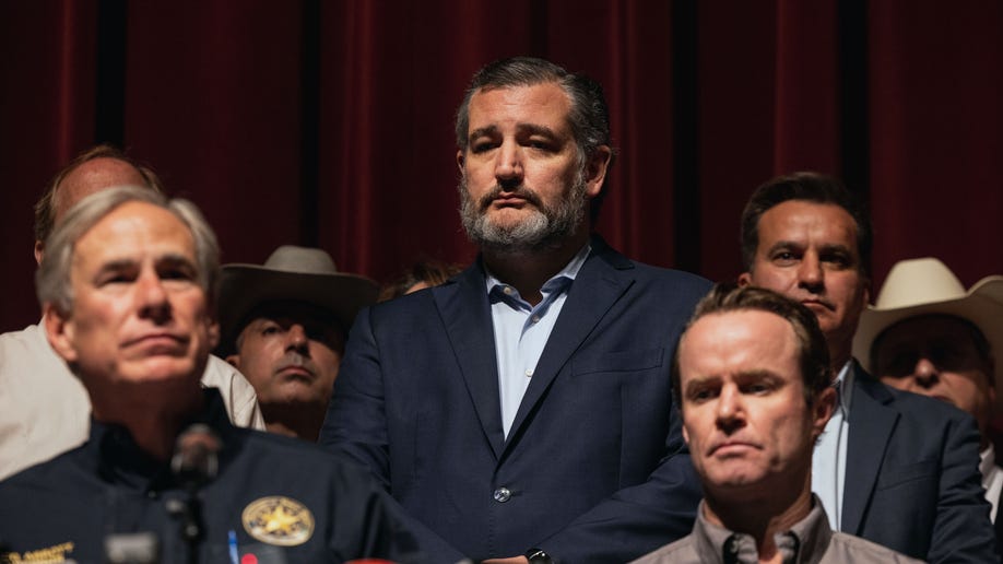 Ted Cruz standing