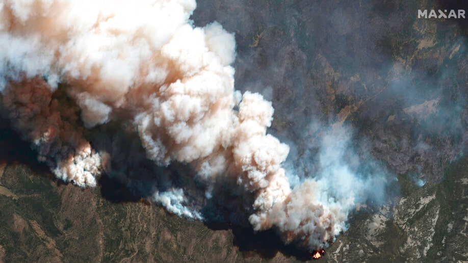 Satellite image of the Hermits Peak fire in New Mexico