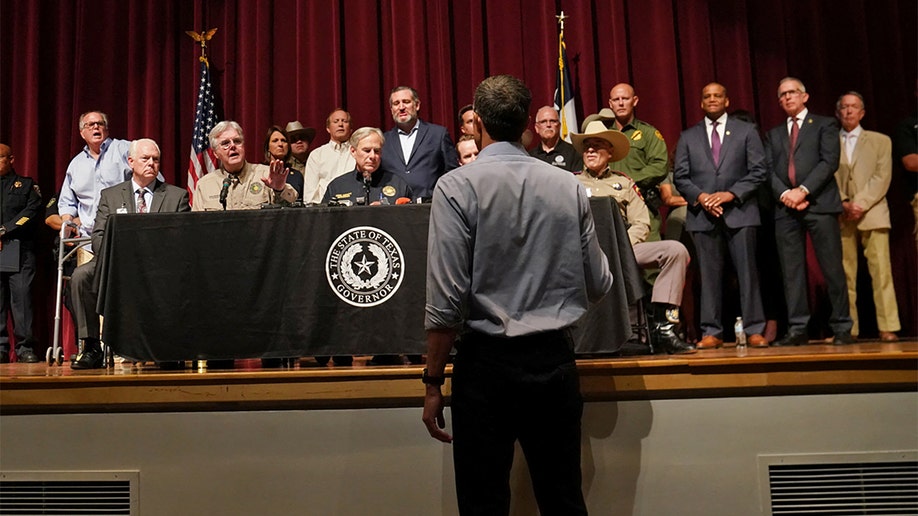 Beto O'Rourke interrupts a press conference on the Texas school shooting