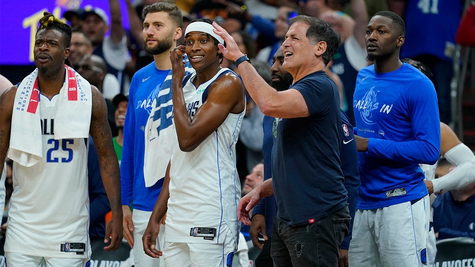 Mavericks fined $  50,000 for violating NBA's 'bench decorum' rules in Game 7 승리