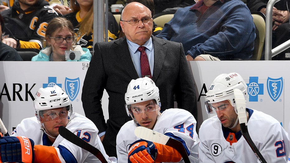 Islanders fire Barry Trotz after missing playoffs | Fox News