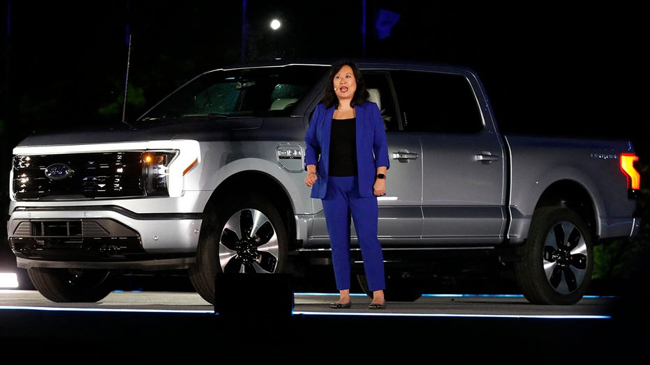 Electric Ford F-150 Lightning revealed