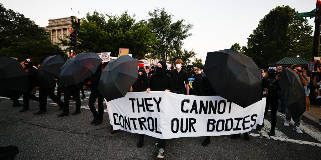 Antifa chant 'burn it down' at Supreme Court abortion ruling protest in DC - Vimarsana News