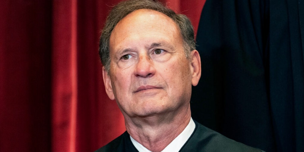 Affirmative action case: Justices Alito, Roberts snap at Harvard lawyer - Vimarsana News