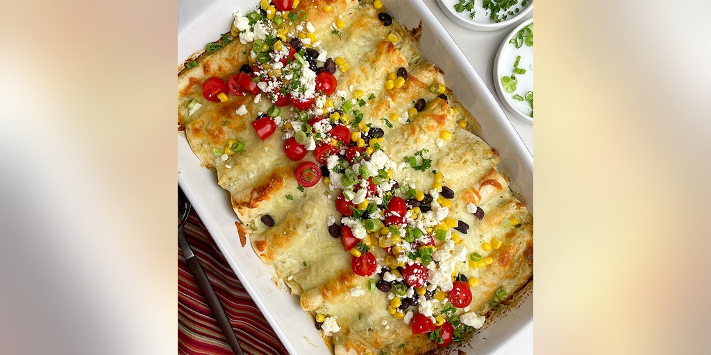 Easy chicken enchiladas with a 2-ingredient sauce: Try the recipe - Vimarsana News