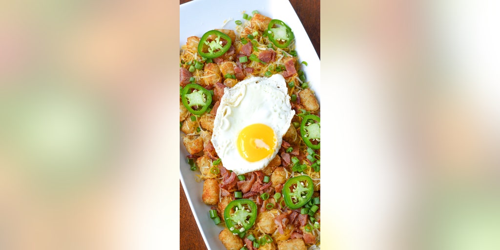 Breakfast for dinner recipe: Tater tot nachos with egg, bacon and jalapeno - Vimarsana News