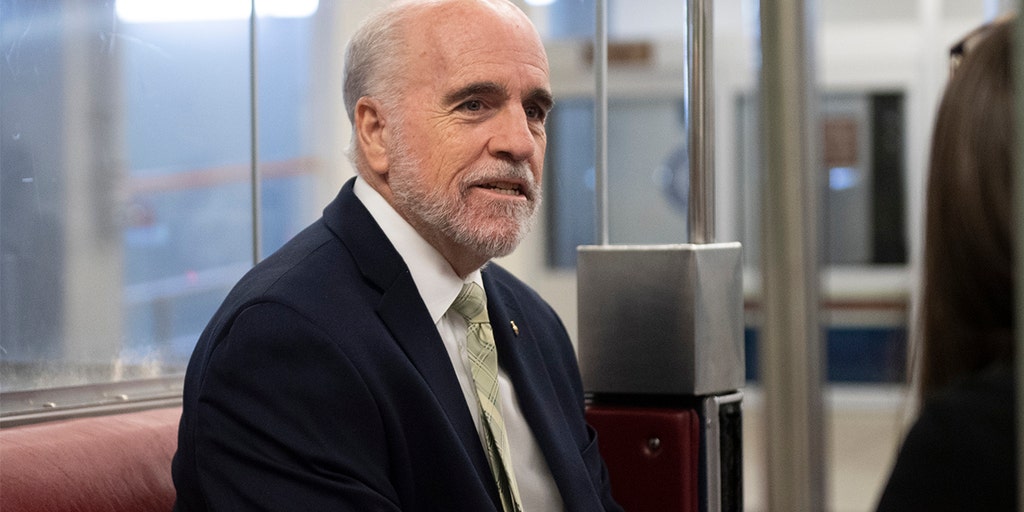 Michael Stenger, Senate sergeant-at-arms on Jan. 6, dead at 71 - Vimarsana News