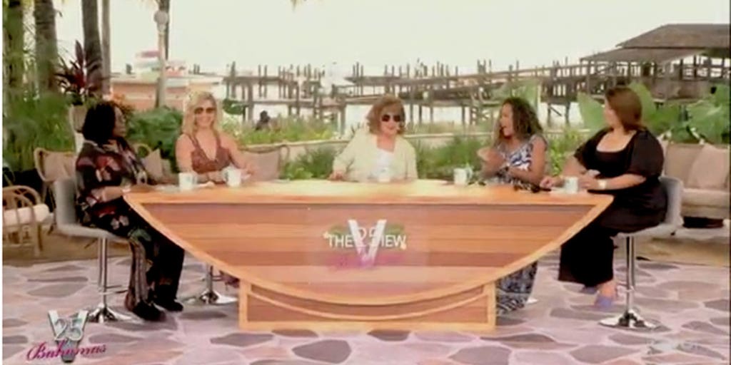 'The View' women: Roe news broke during our plane ride to Bahamas - Vimarsana News
