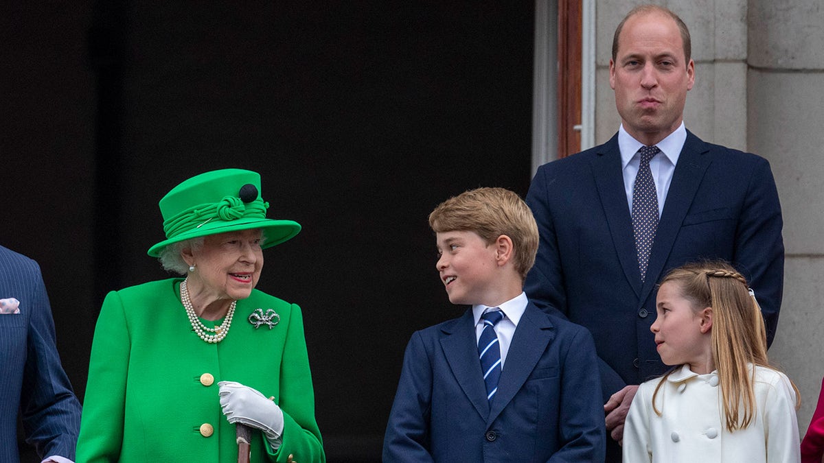 Queen Elizabeth appeared on the balcony at Buckingham Palace during Platinum Jubilee
