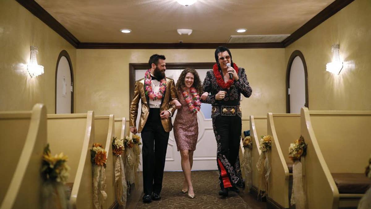 Elvis impersonator wedding in Las Vegas chapel