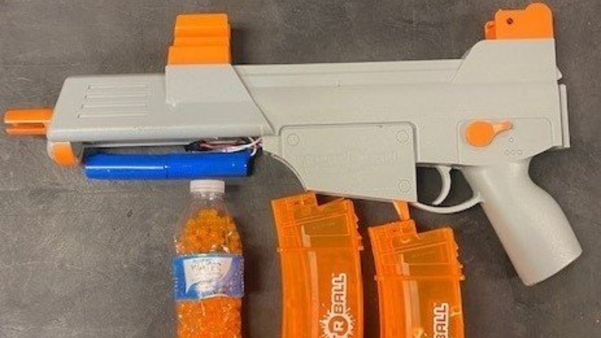 Water bead gun