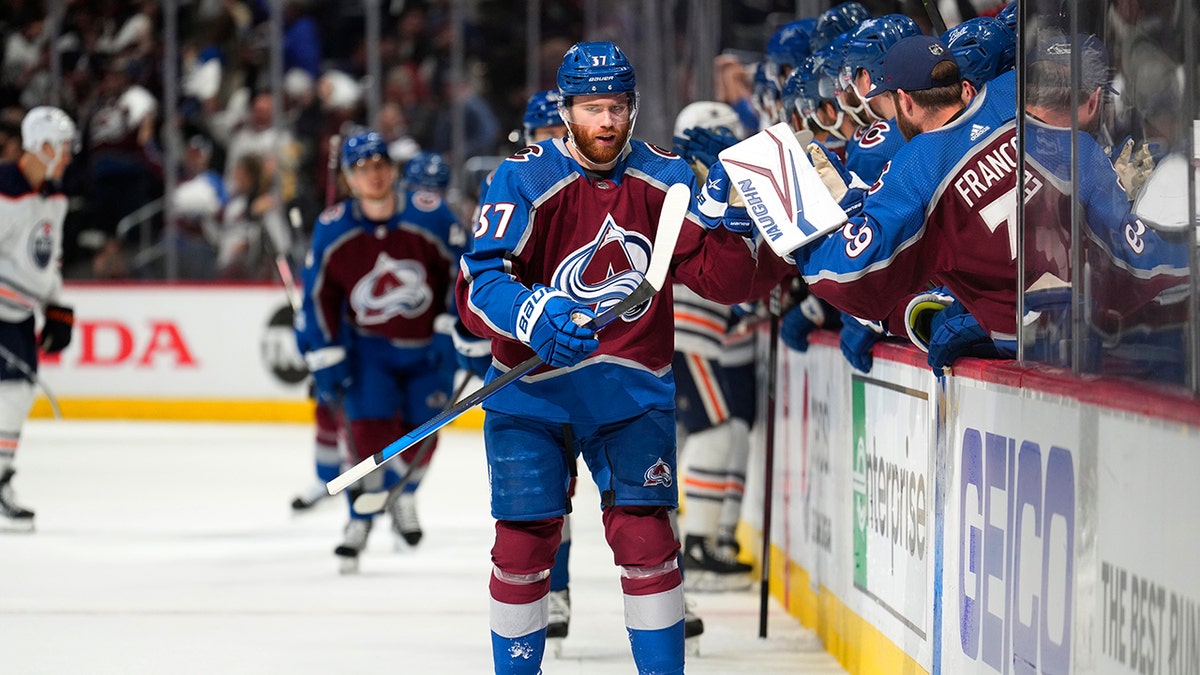 Avalanche beats Oilers Game 1