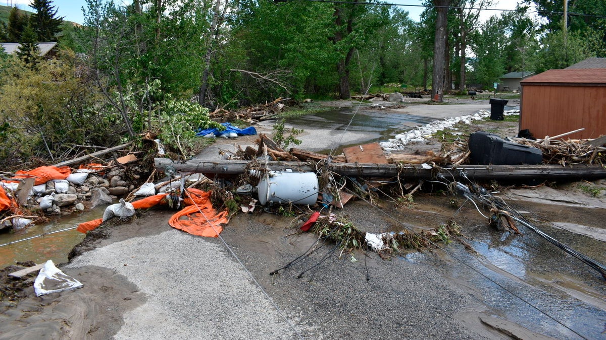 Yellowstone road flooded