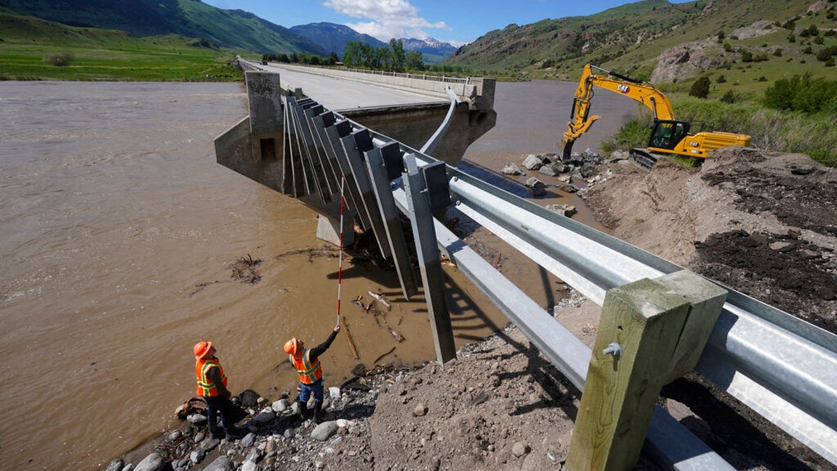 Yellowstone Flooding Highway Workers