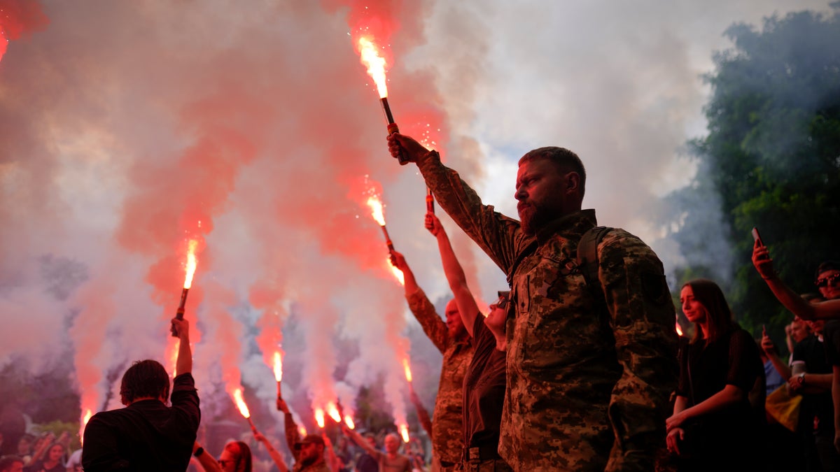 Soliders honor fallen