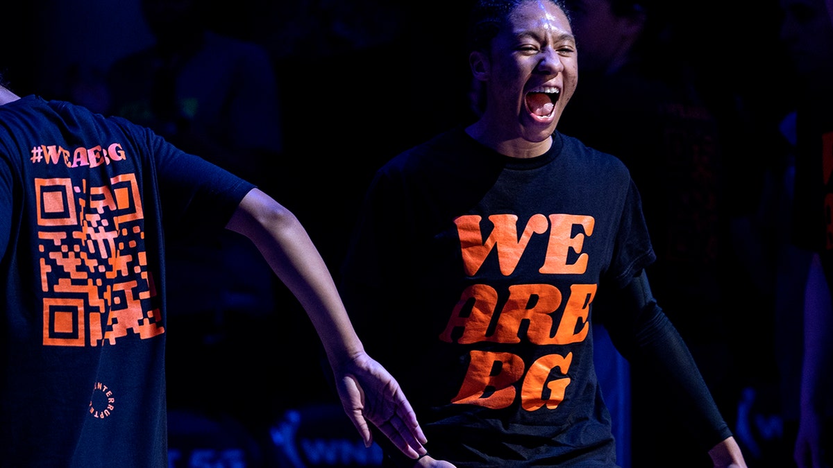 Aerial Powers wears shirt supporting Brittney Griner