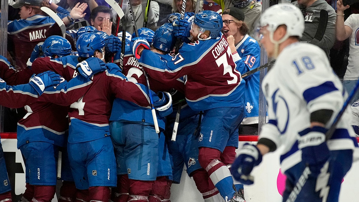 Avalanche celebrate Game 1 victory in 2022