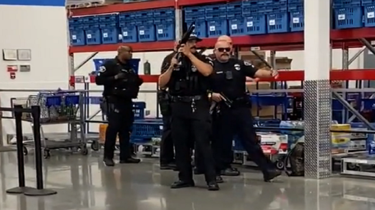 California Fullerton Sams Club evacuationi