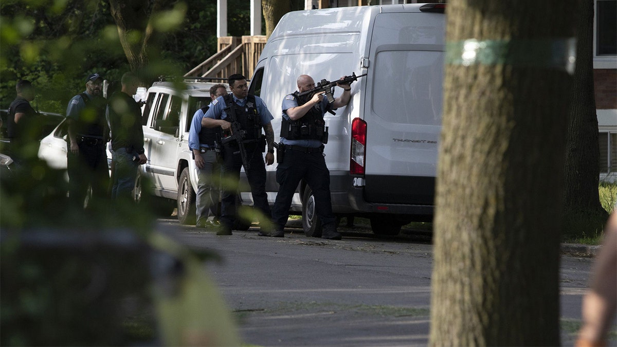 Chicago police officer shot