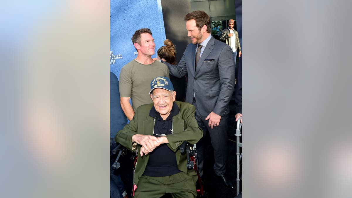 Chris Pratt meets WWII veterans at his premiere