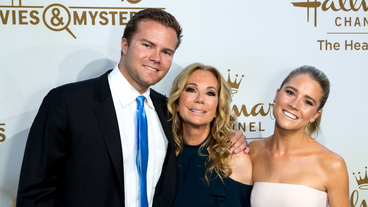 Cody, Kathie Lee and Cassidy Gifford on the red carpet
