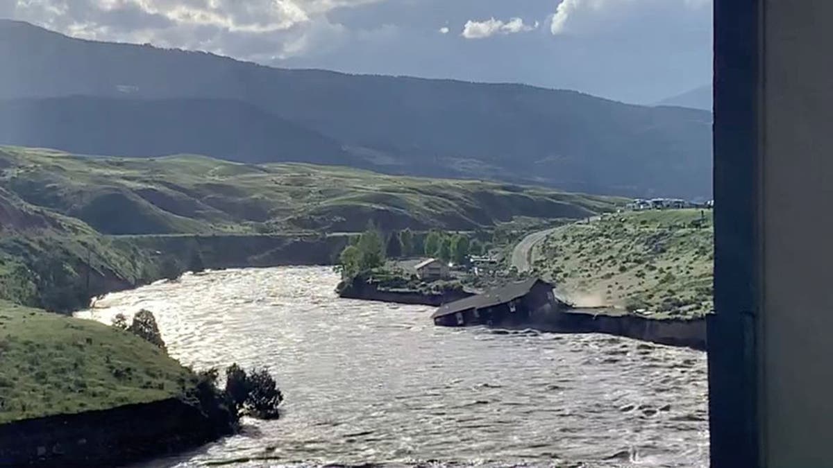 Overflowed lake 2022 yellowstone flooding