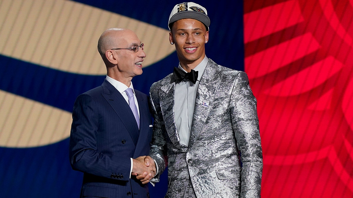 Dyson Daniels meets Adam Silver