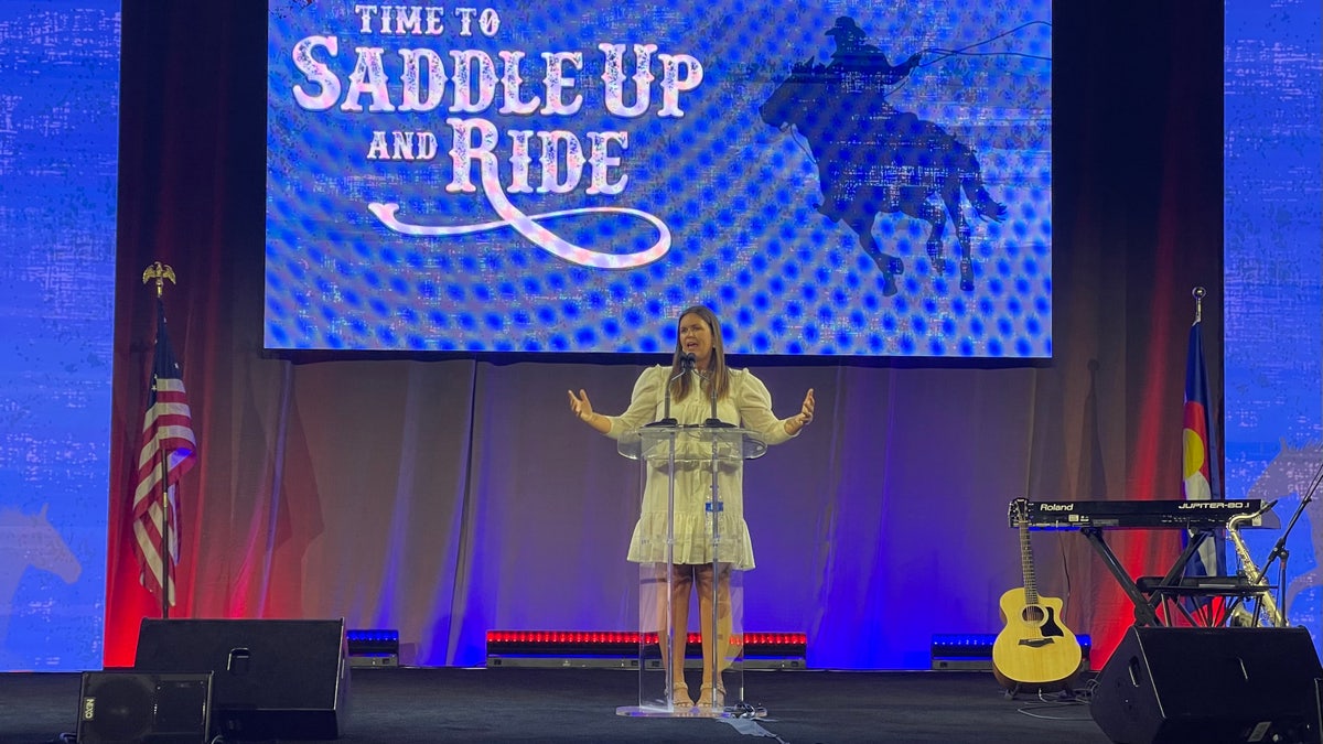 Sarah Sanders speaks at 2022 Western Conservative Summit