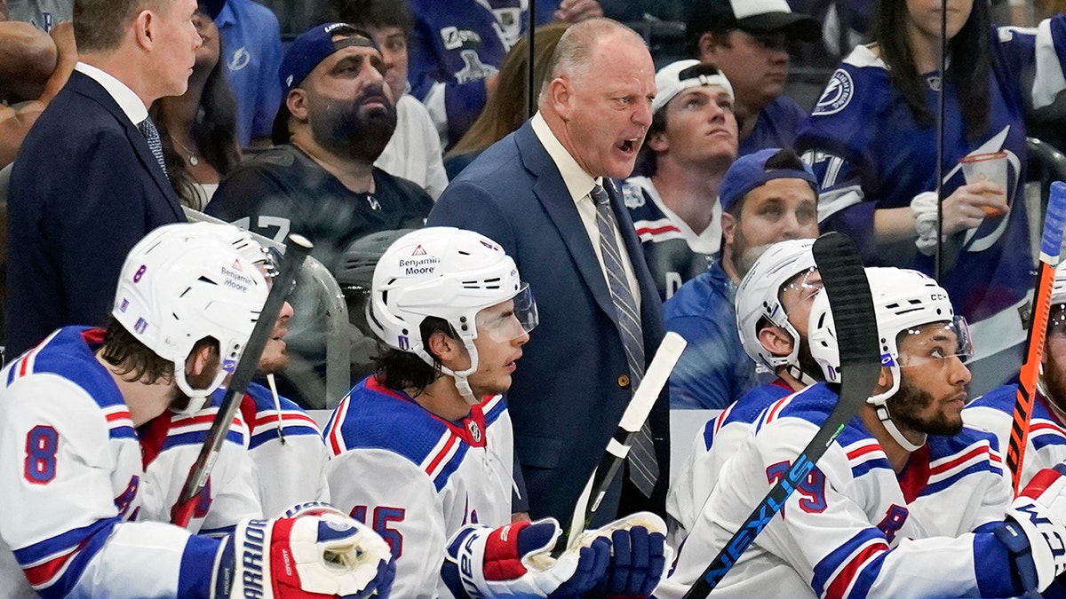 Gerard Gallant yells at Rangers players