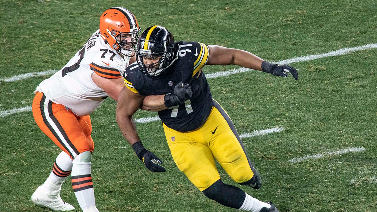 Stephon Tuitt against the Browns