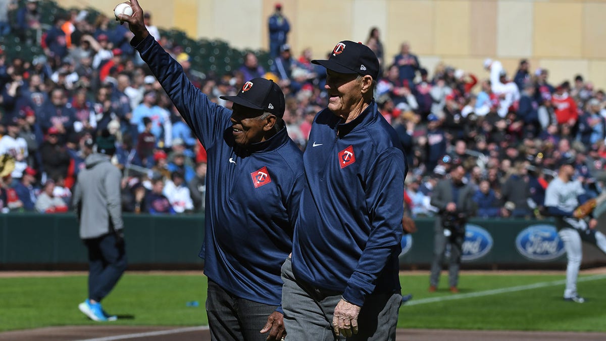 Jim Kaat Minnesota Twins vs Seattle Mariners