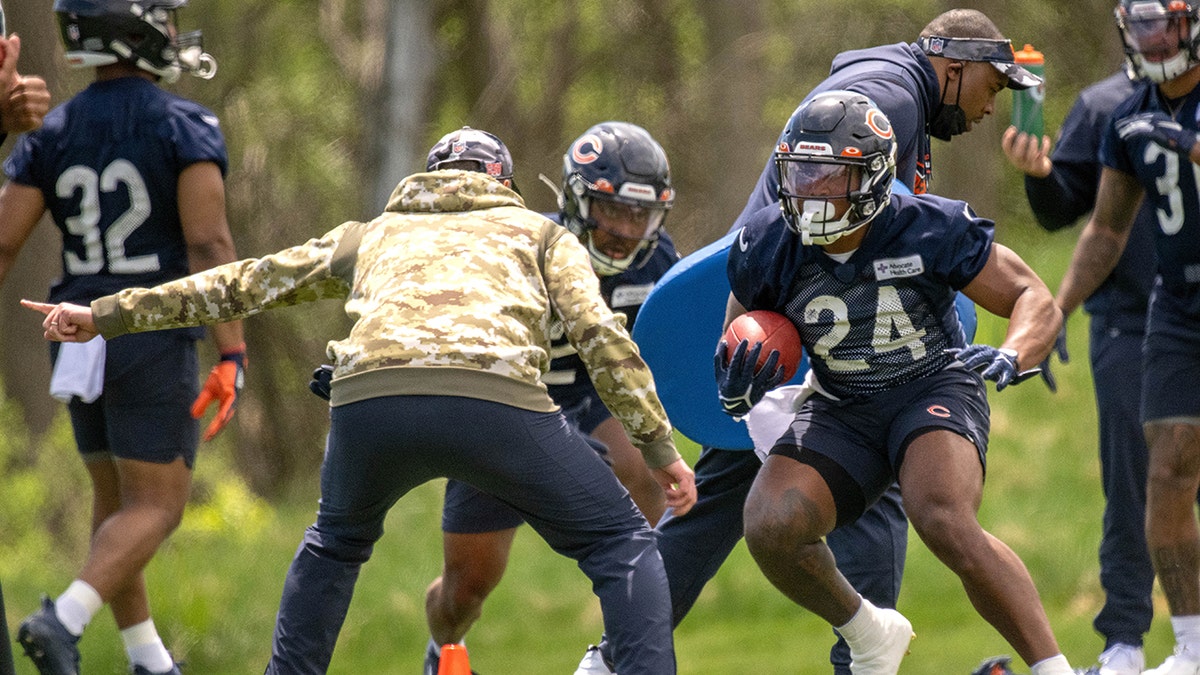 Chicago Bears' Khalil Herbert at OTA