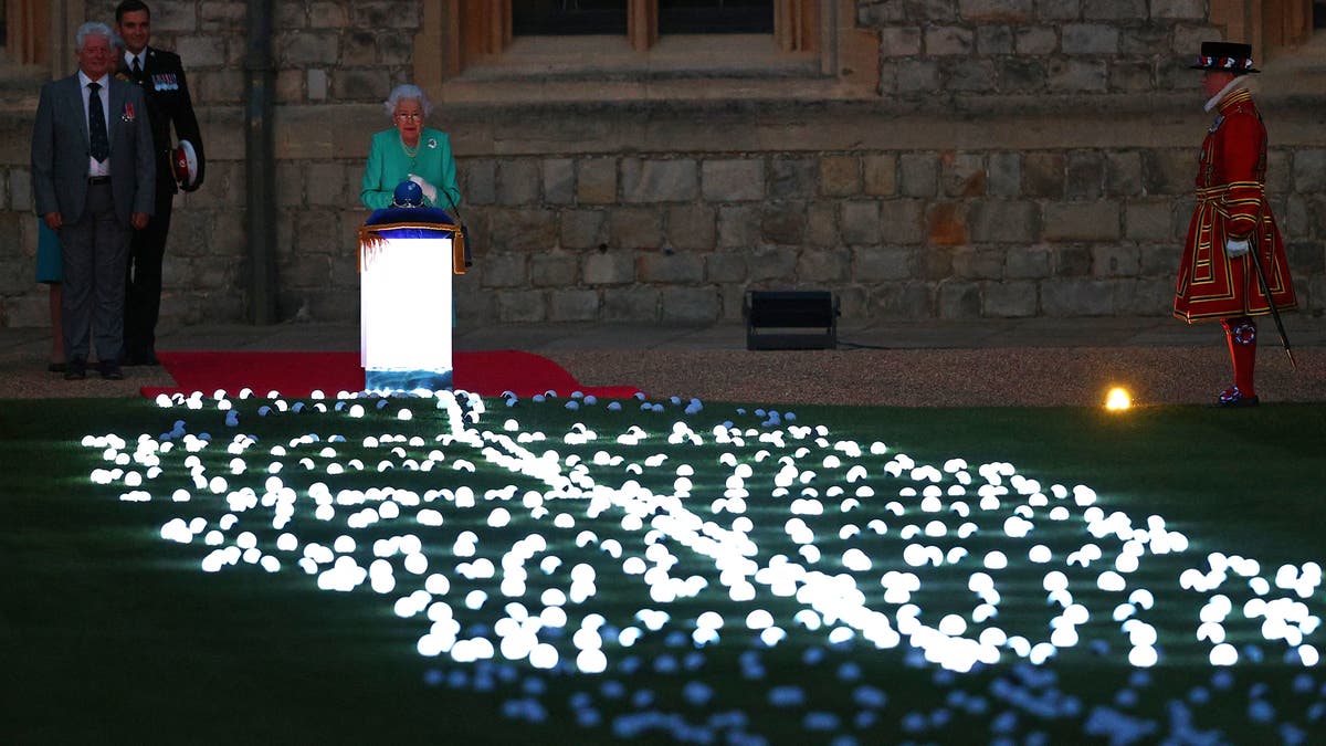 Queen Elizabeth beacon lighting