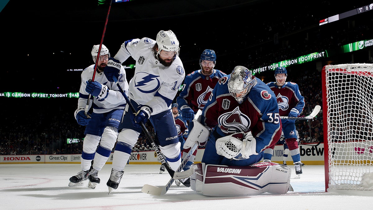 Avalanche fans blow the roof off in Game 2. - HockeyFeed