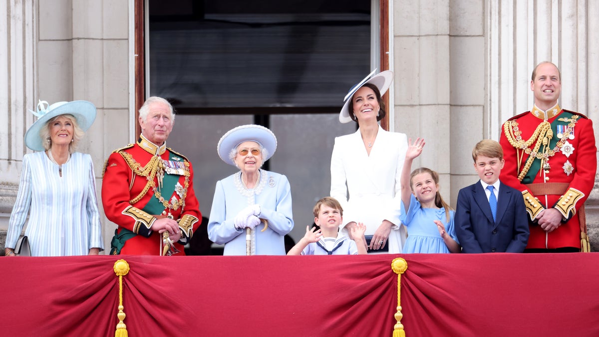 Queen Elizabeth, Camilla, Prince Charles, Prince Louis, Kate Middleton, Princess Charlotte, Prince George, Prince William