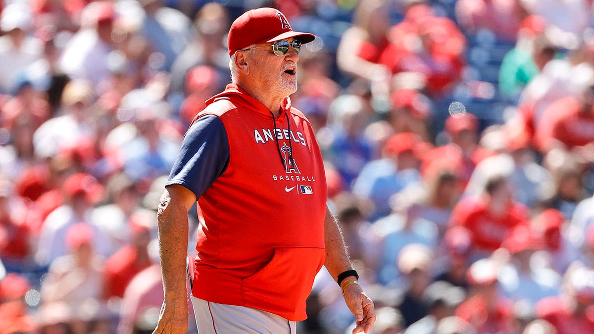 Joe Maddon Los Angeles Angels vs Phillies