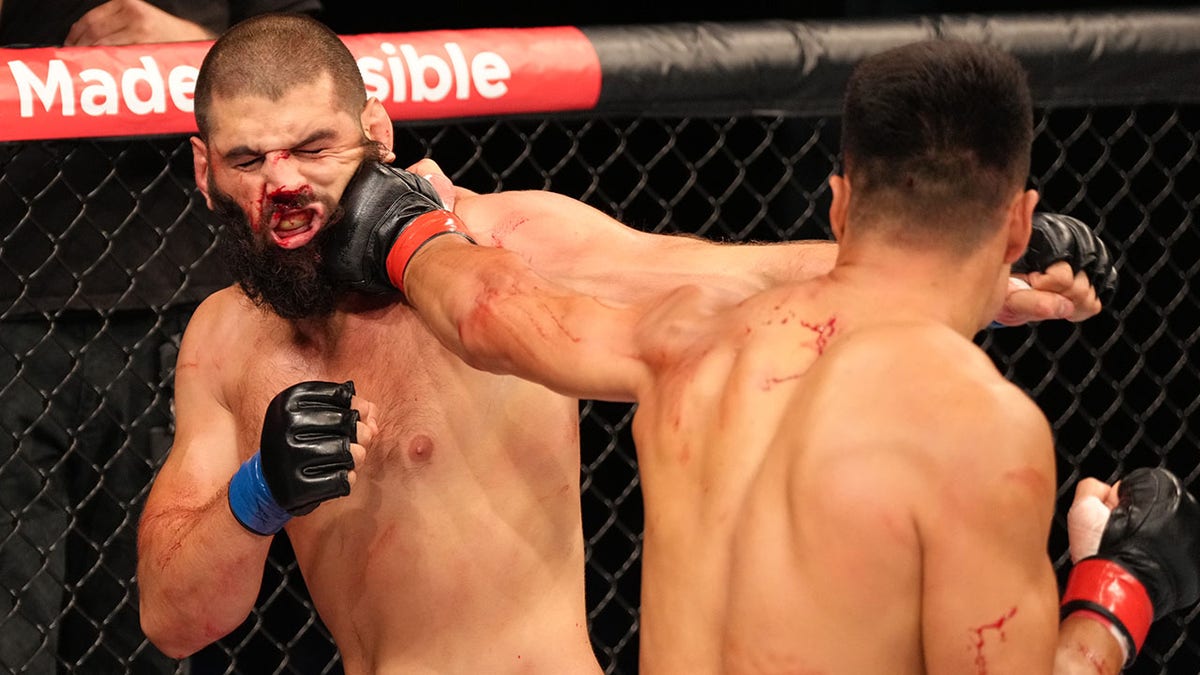 Road to UFC Zhang Mingyang vs Tuco Tokkos