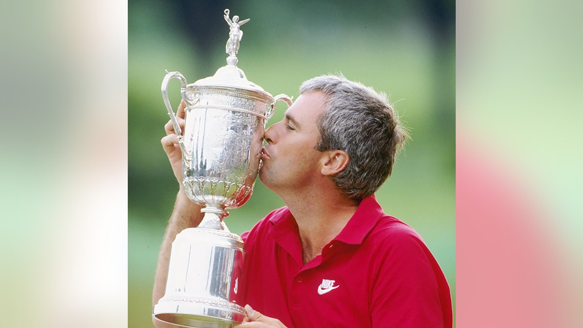 Curtis Strange wins the 1989 U.S. Open