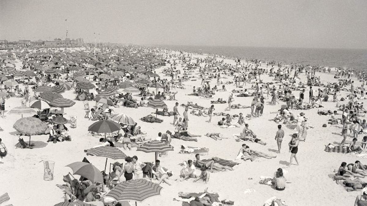 4th of July beach gatherers