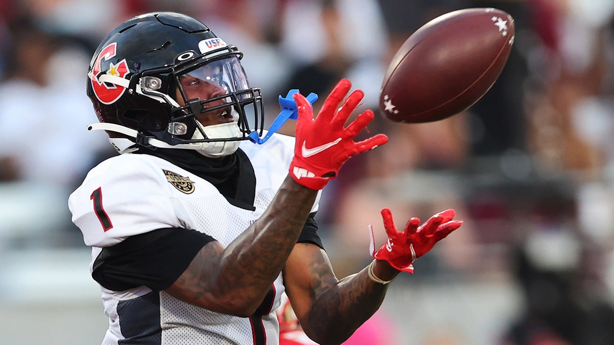 Isaiah Zuber catches a pass