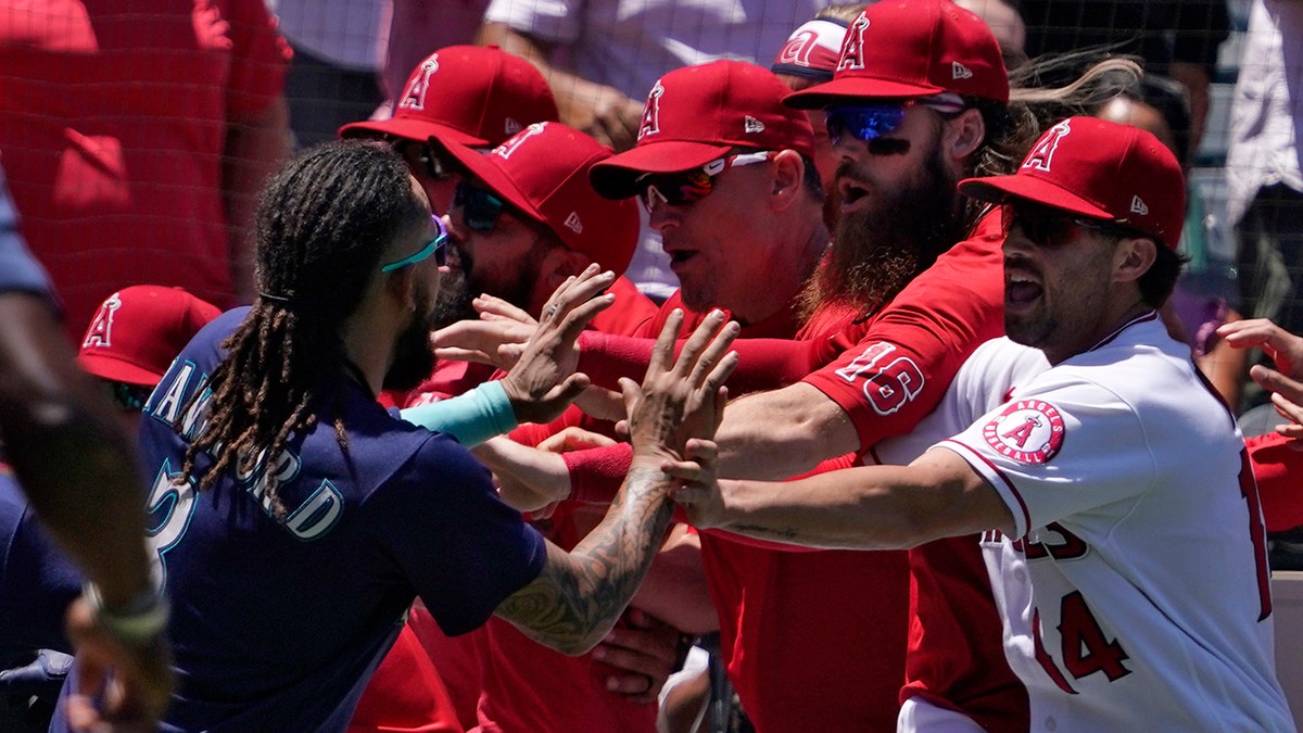 JP Crawford faces off against Angels player