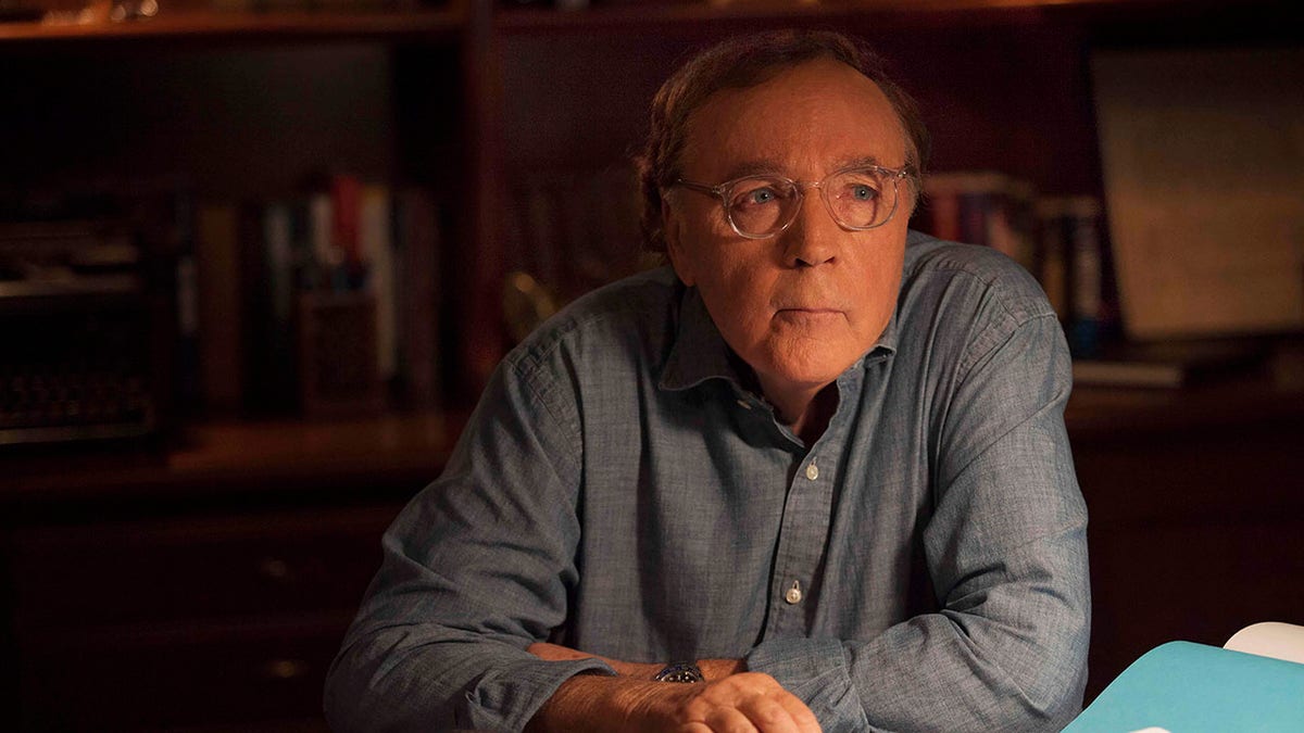 James Patterson sends holiday bonuses to Minnesota booksellers