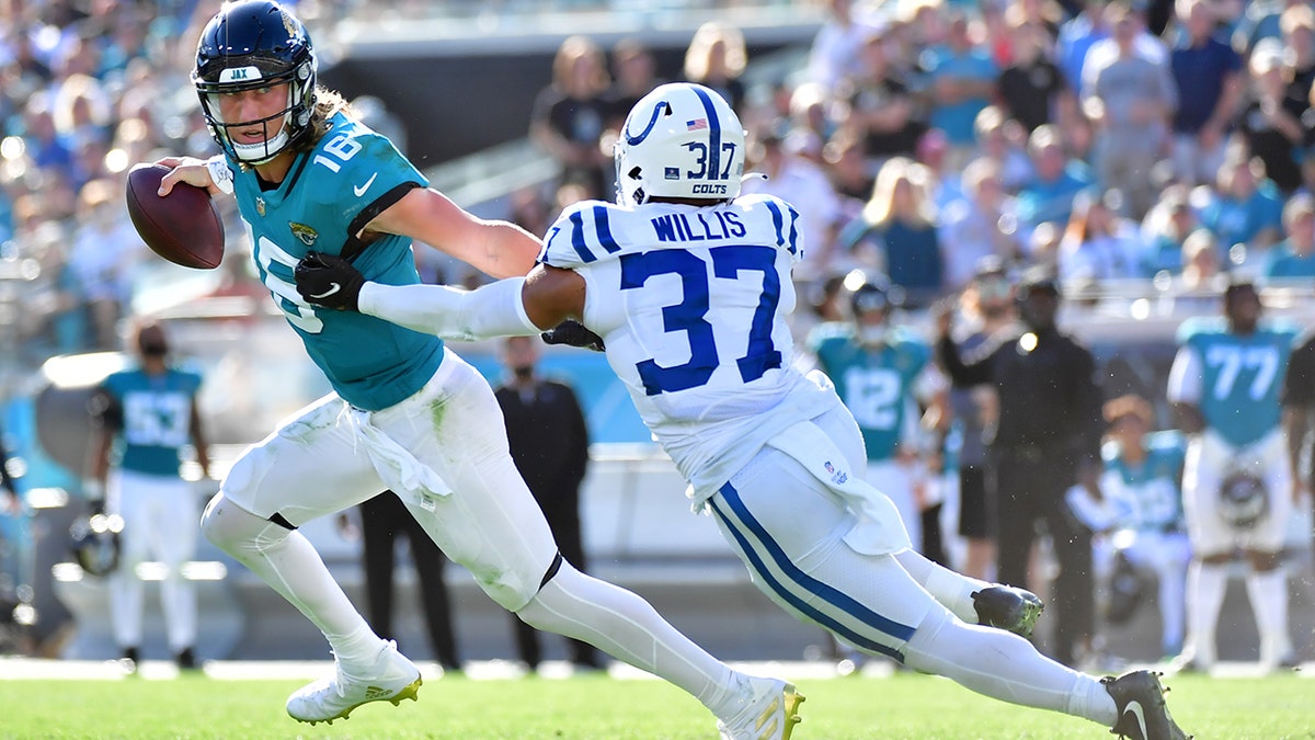 Khari Willis tackles Trevor Lawrence
