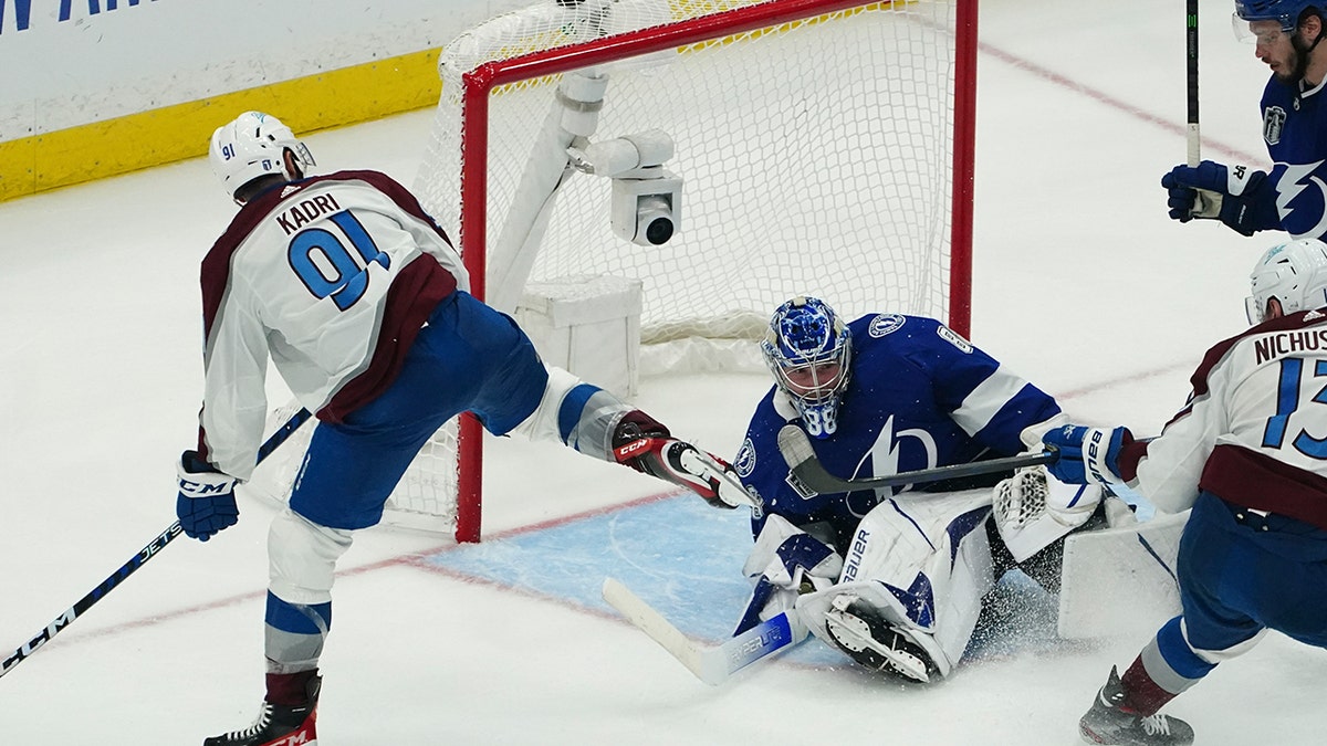 Nazem Kadri scores in overtime