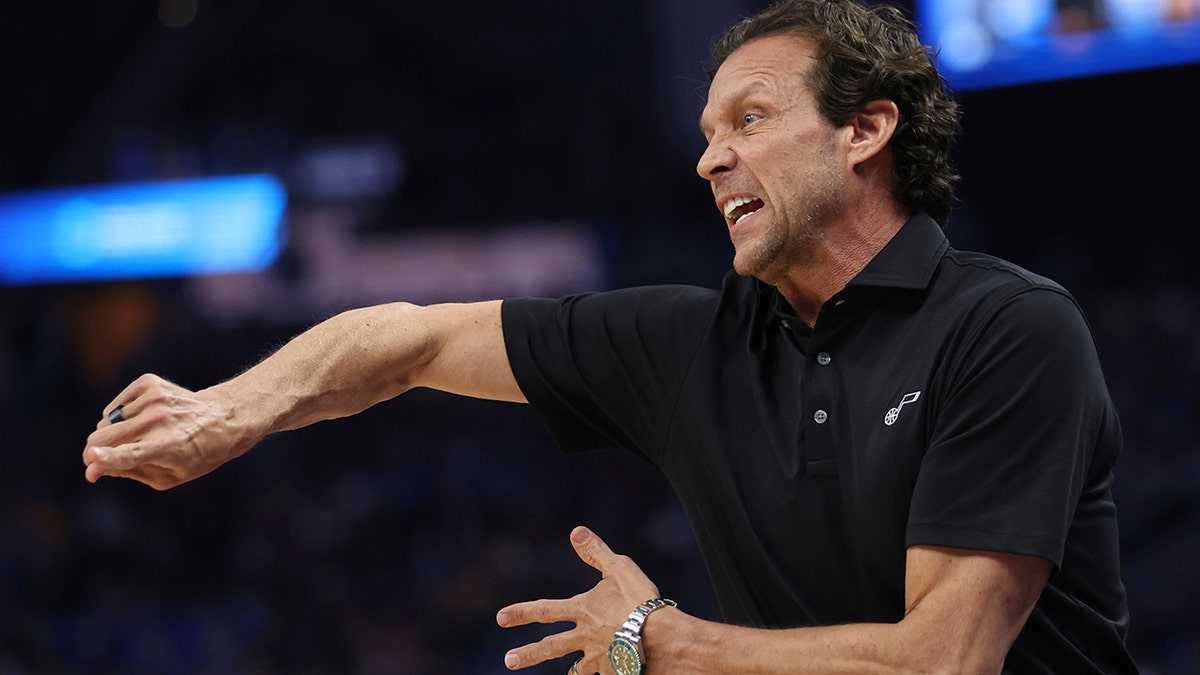 Jazz Quin Snyder calls a play